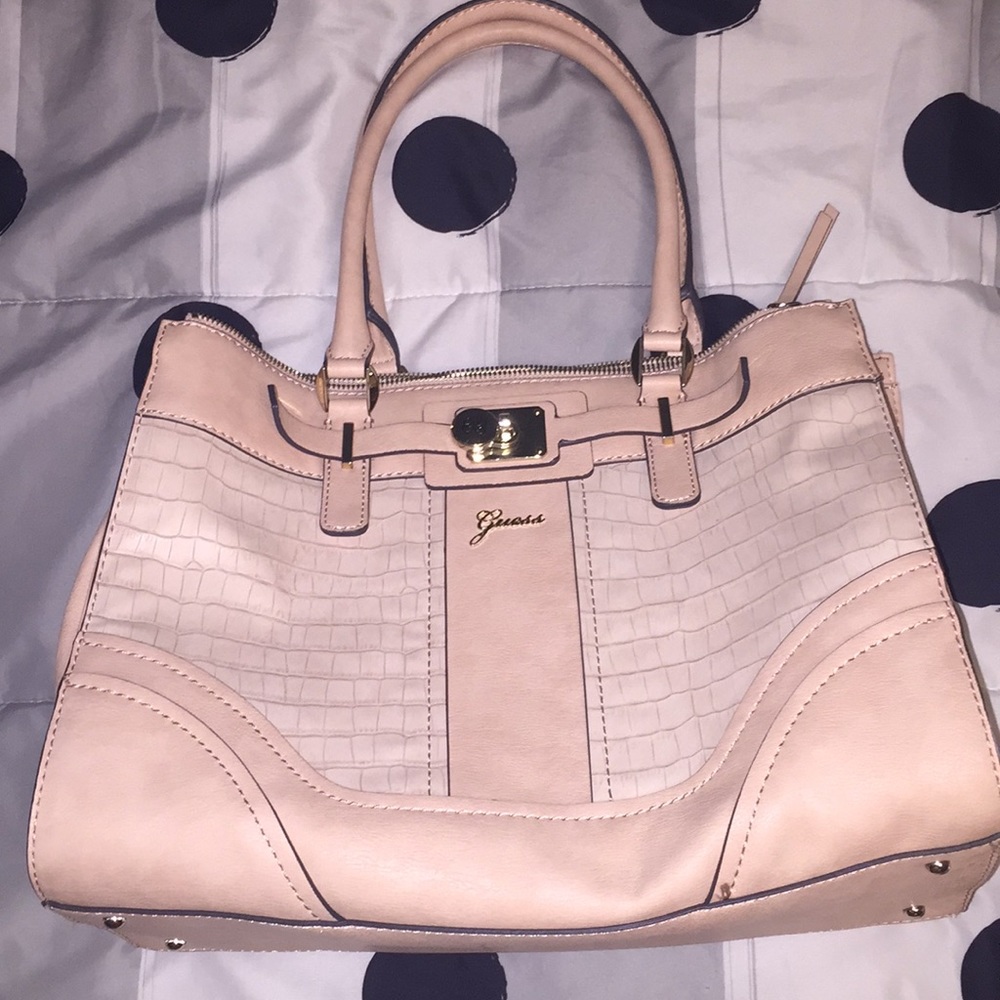 Like New Large Guess Purse